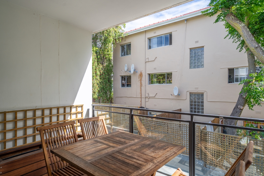 2 Bedroom Property for Sale in Sea Point Western Cape